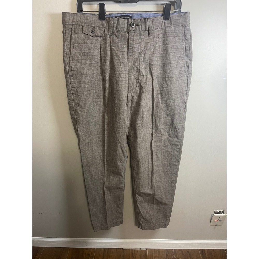 Banana Republic Mens 34x30 Relaxed Tapered Fit Grey Plaid Textured Dress Pants